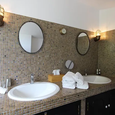 La Charentine Bed & Breakfast