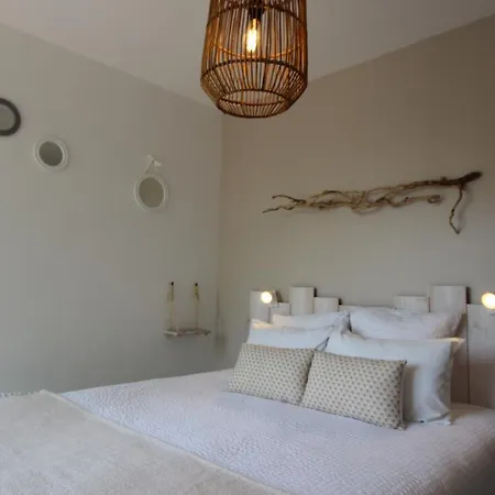 Nocleg ze śniadaniem La Charentine 4*