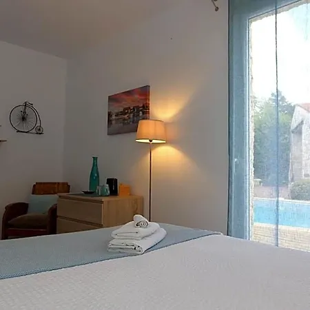 La Charentine Bed & Breakfast 4*
