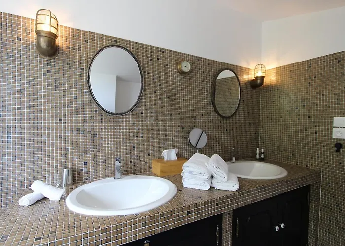 La Charentine Bed & Breakfast